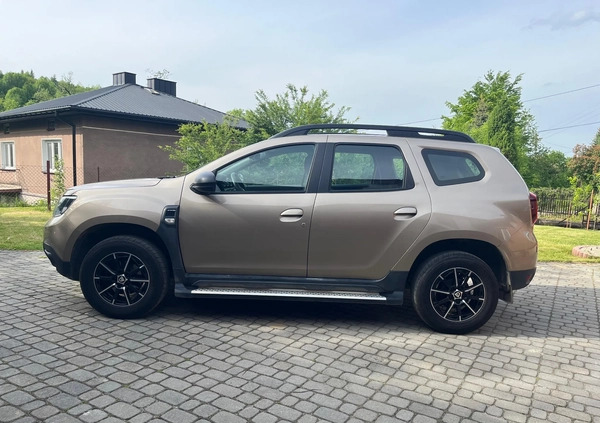 Dacia Duster cena 64900 przebieg: 62221, rok produkcji 2017 z Rymanów małe 79